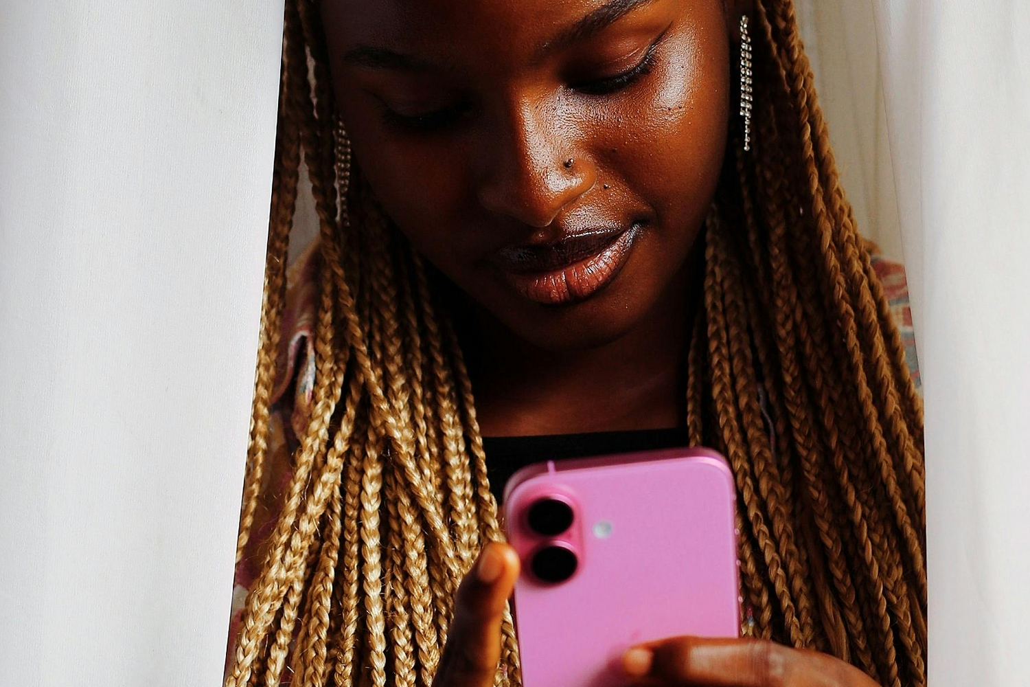 How To Start Sexting: A Fun, Playful Guide for Beginners