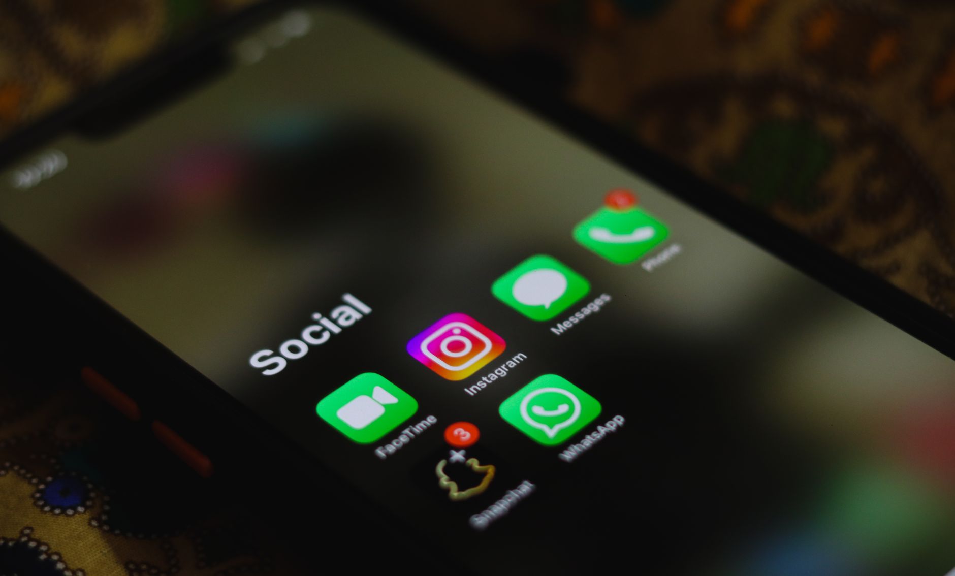 Dating App Profile Do's and Don'ts: Stop Swiping Left on Your Own Future