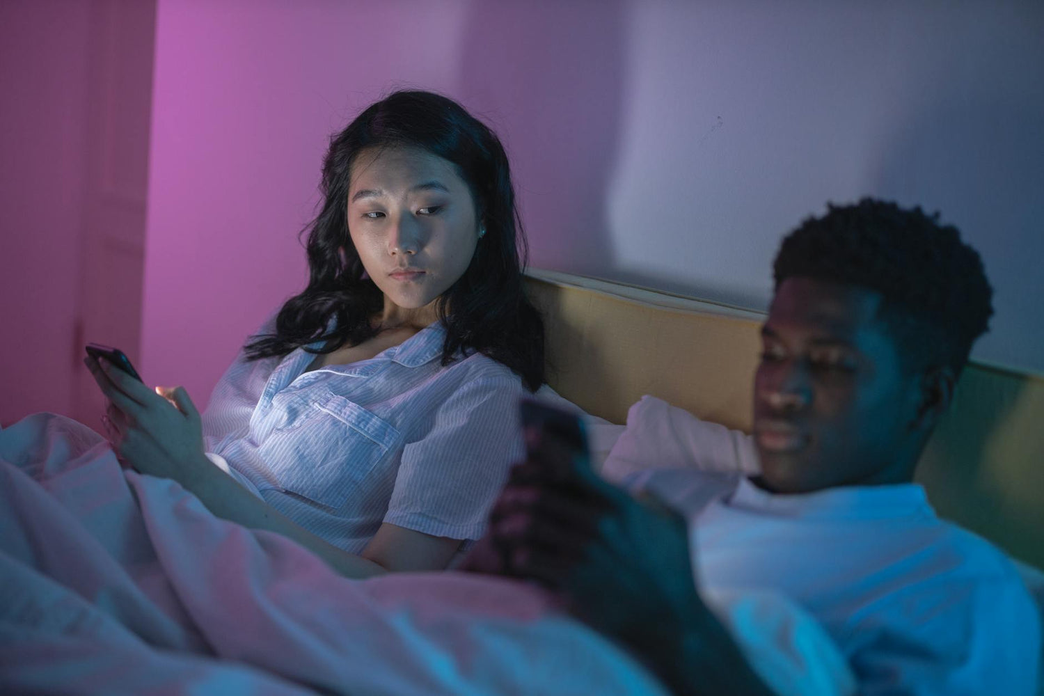 Fexting: Why Fighting Over Text Is Quietly Destroying Your Relationship