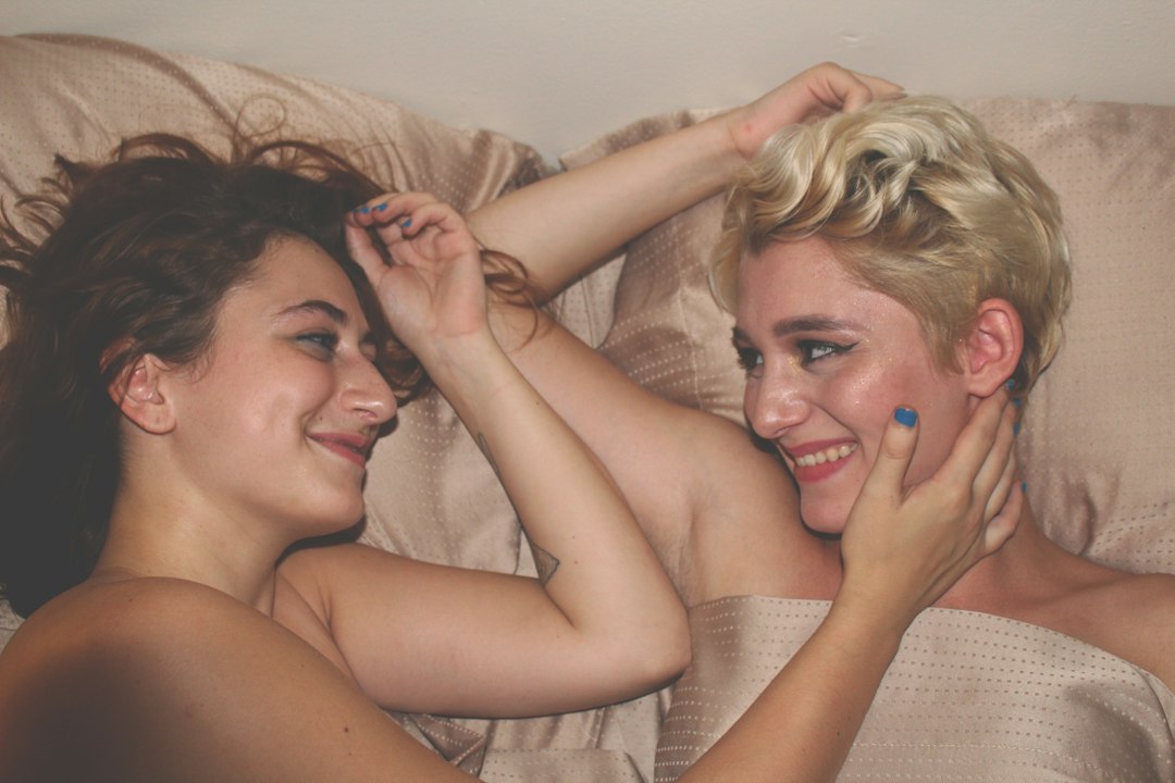 Lesbian Fingering: Techniques That Actually Work (and Why Most People Skip the Good Stuff)