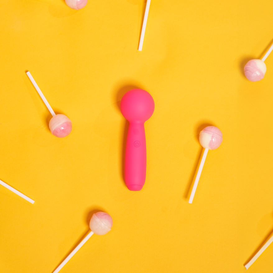 Lolly Mini Wand | Beginner-Friendly Sex Toy | Hello Nancy Lolly Mini Wand | Beginner-Friendly Sex Toy | Hello Nancy