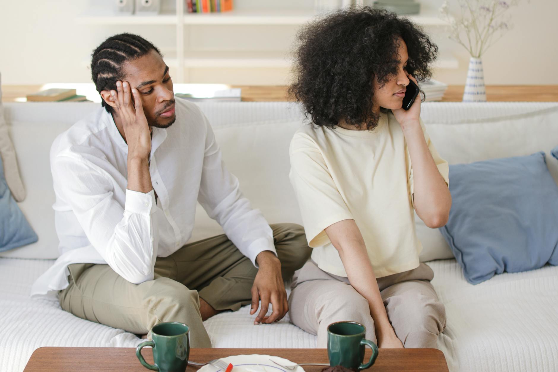 5 Phone Rules Every Couple Should Follow: Small Shifts That Save Big Relationships