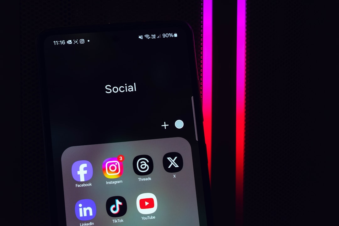 12 Social Media Red Flags in a Relationship: When the Algorithm Knows More Than You Do